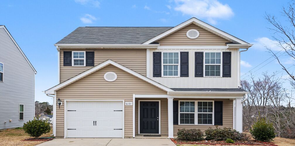 6004 Loy Ct, Charlotte, NC 28214